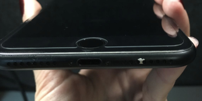 iPhone 7 Noir Mate : De plus en plus d'utilisateurs rapportent le craquellement de la peinture