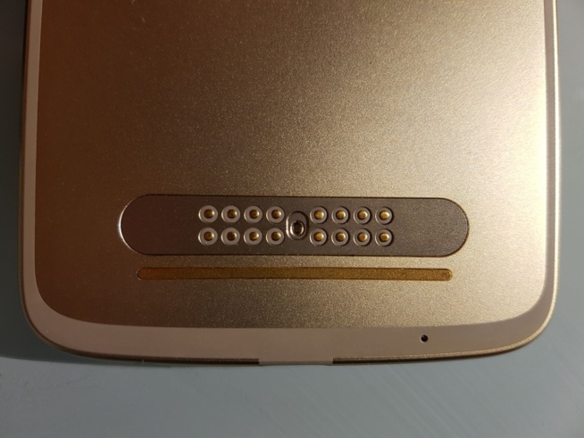 Téléphone modulaire et mods: 3 mois avec le Motorola Moto Z2 Play (1/2) Téléphone modulaire et mods: 3 mois avec le Motorola Moto Z2 Play (1/2)