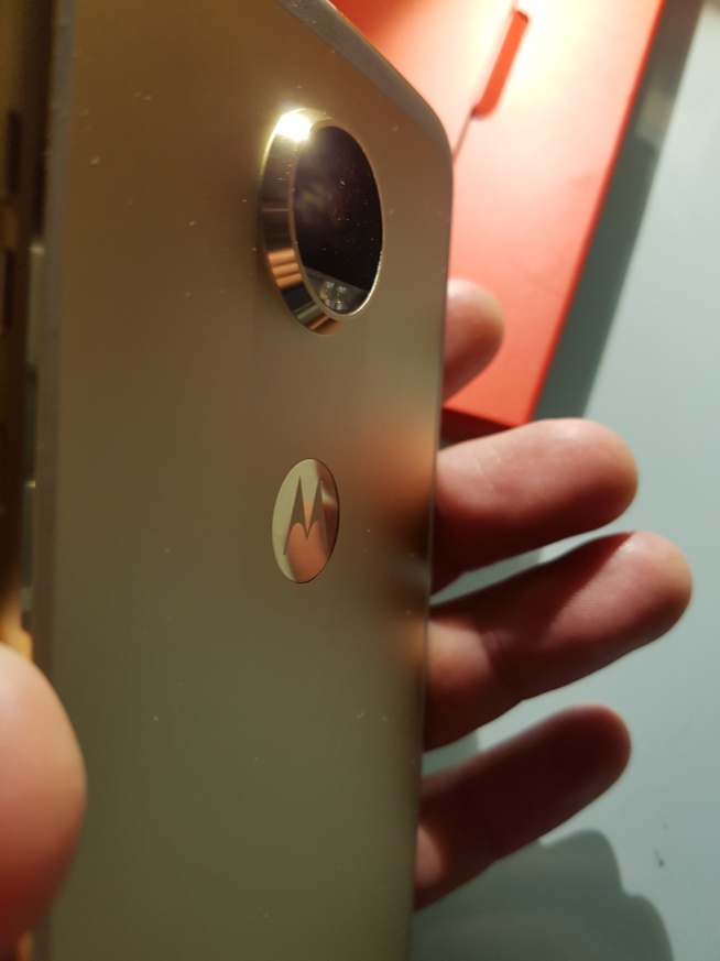 Fonctionnalités et usages : 3 mois avec le Motorola Moto Z2 Play (2/2) Fonctionnalités et usages : 3 mois avec le Motorola Moto Z2 Play (2/2)