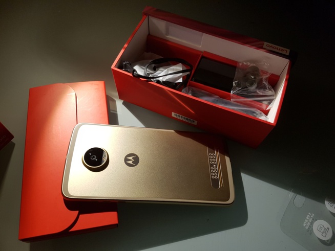 Fonctionnalités et usages : 3 mois avec le Motorola Moto Z2 Play (2/2) Fonctionnalités et usages : 3 mois avec le Motorola Moto Z2 Play (2/2)