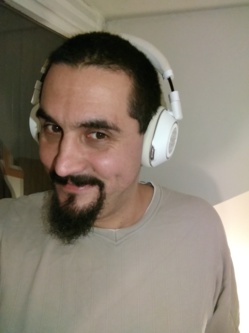 2 mois avec : le casque Plantronics Voyager UC 8200 2 mois avec : le casque Plantronics Voyager UC 8200