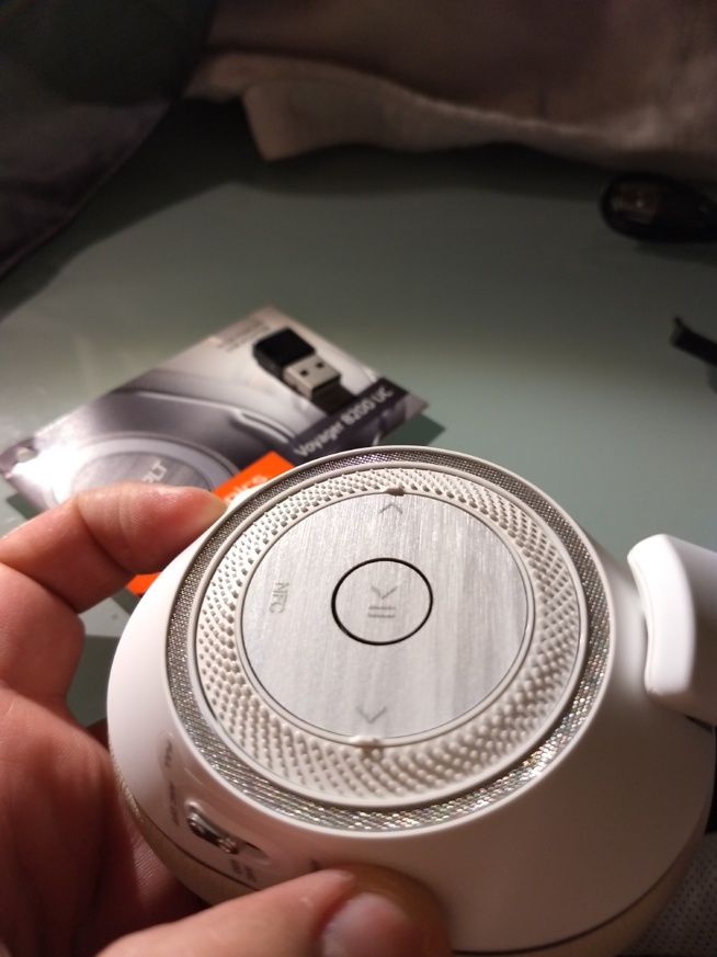 2 mois avec : le casque Plantronics Voyager UC 8200 2 mois avec : le casque Plantronics Voyager UC 8200