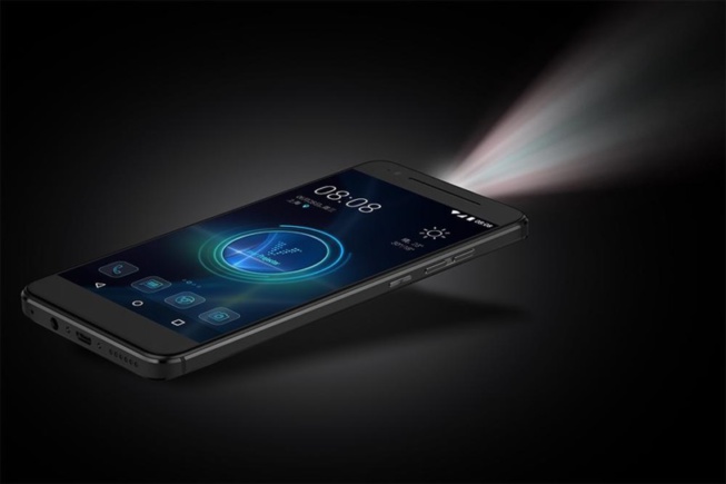 Le Moviphone - Un téléphone Android de milieu de gamme avec projecteur laser intégré