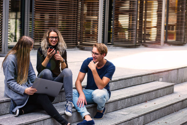 L’usage du SMS dépasse celui de la voix sur les smartphones L’usage du SMS dépasse celui de la voix sur les smartphones