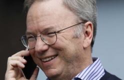 Eric Schmidt, le président de Google, dit comment passer de l’iphone à Android Eric Schmidt, le président de Google, dit comment passer de l’iphone à Android