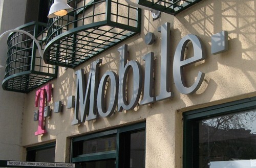 Free met 15 milliards de dollars sur la table pour se procurer T-Mobile US