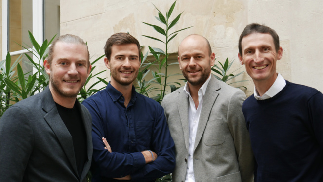 Jeu de chaises musicales à la tête de Hawk Jeu de chaises musicales à la tête de Hawk