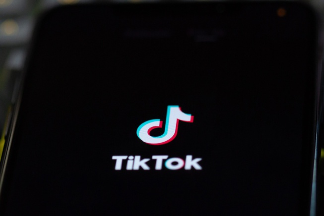 TikTok introduit un nouvel outil pour identifier les contenus générés par l'IA TikTok introduit un nouvel outil pour identifier les contenus générés par l'IA