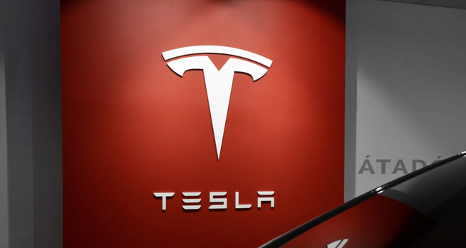 Tesla ne lancera pas de smartphone, sauf en dernier recours Tesla ne lancera pas de smartphone, sauf en dernier recours