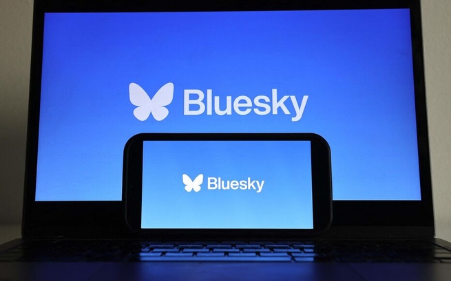 Bluesky face aux défis de la désinformation : un jeune réseau social en quête d'équilibre Bluesky face aux défis de la désinformation : un jeune réseau social en quête d'équilibre