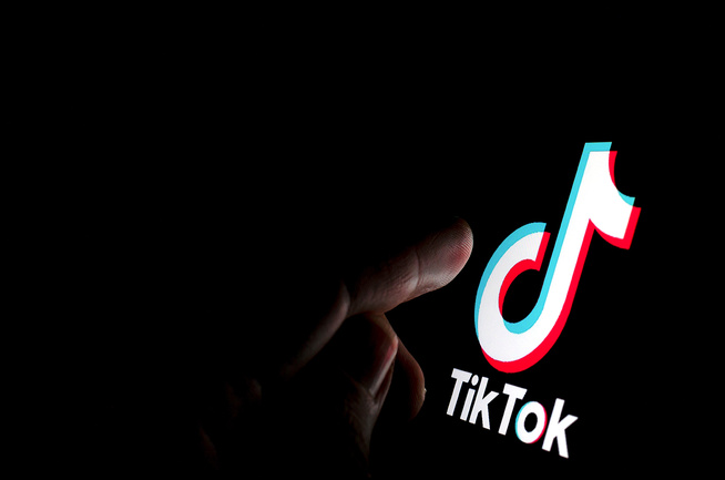 Trump propose un deal à la Chine : vendez TikTok contre une baisse des droits de douane sur les voitures électriques