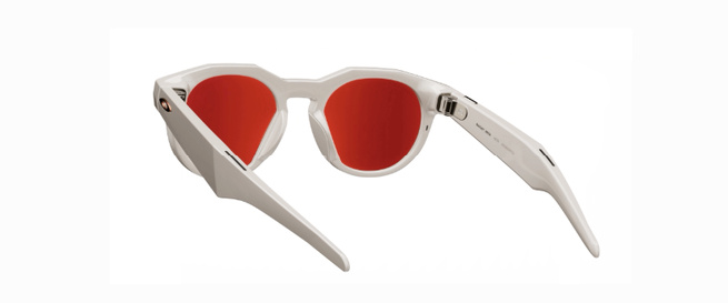 Meta Oakley : les nouvelles lunettes connectées débarquent en France avec style et intelligence artificielle Meta Oakley : les nouvelles lunettes connectées débarquent en France avec style et intelligence artificielle