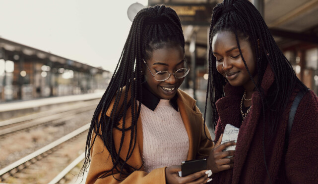 Intelligence Artificielle : Ce que pensent vraiment les Français et le monde selon Booking.com