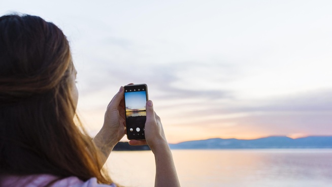 85 % des Français utilisent leur téléphone pour prendre des photos