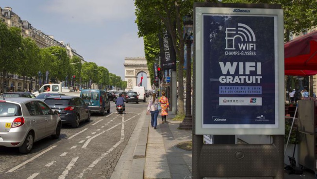 Le Wi-Fi gratuit désormais disponible sur les Champs-Elysées