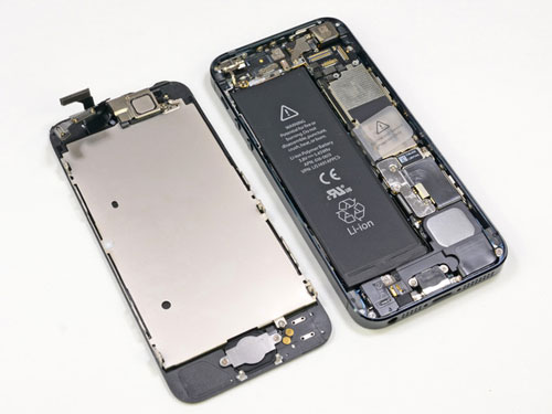 Apple reconnait un problème de batterie pour un nombre "très limité" d’iPhone 5S