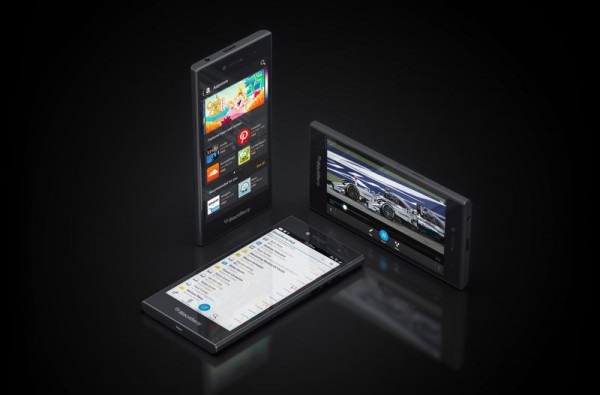 BlackBerry présente le Leap au MWC 2015 et annonce des écrans incurvés