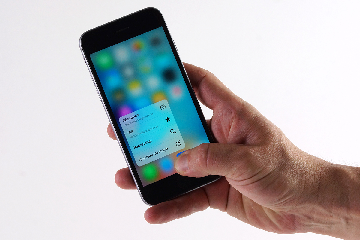 Les clients d'Apple se plaignent de pop-ups intempestifs les incitants à remplacer leur iPhone