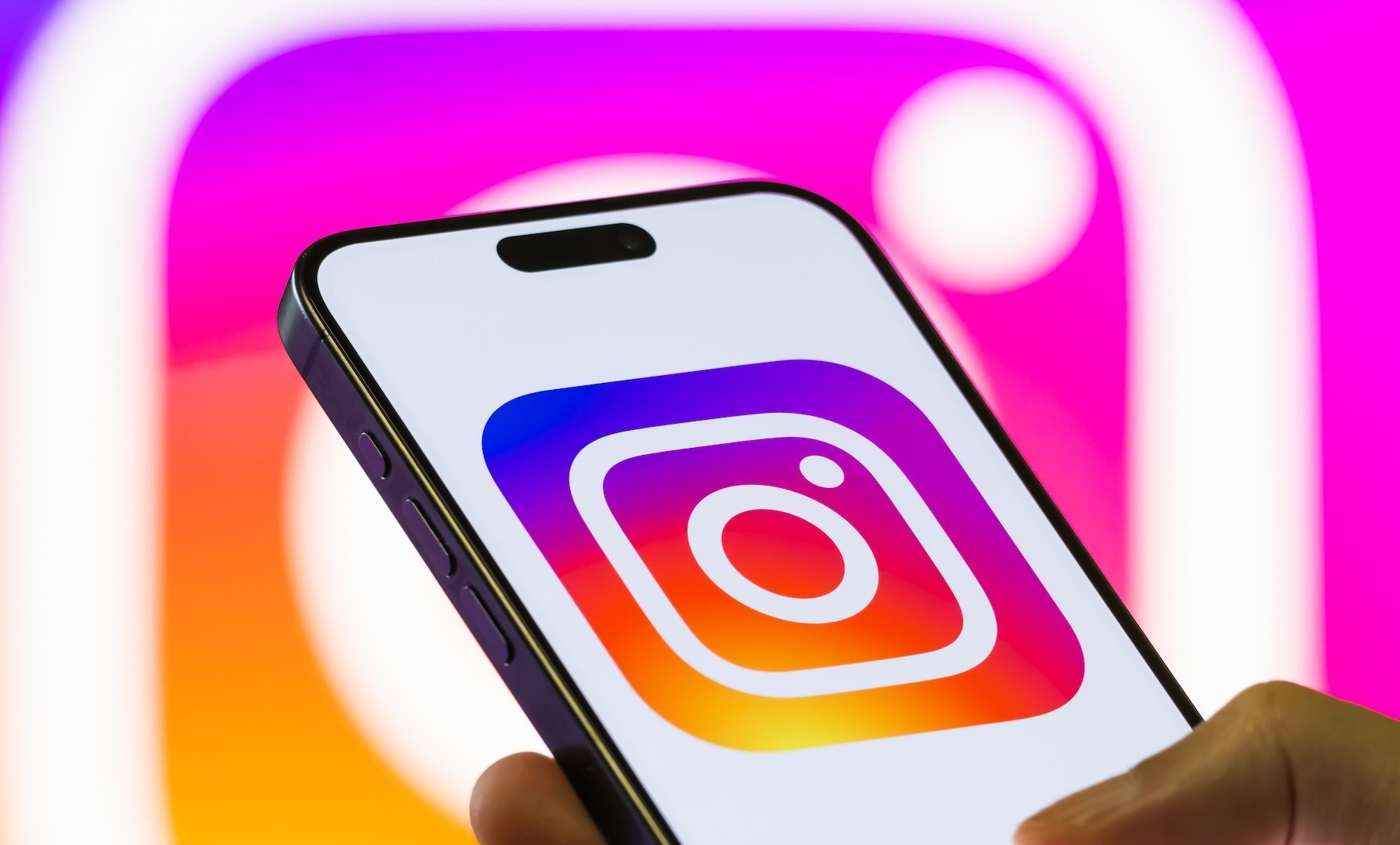 Instagram 2026 : les carrousels dominent, les hashtags perdent du terrain selon l’étude Metricool