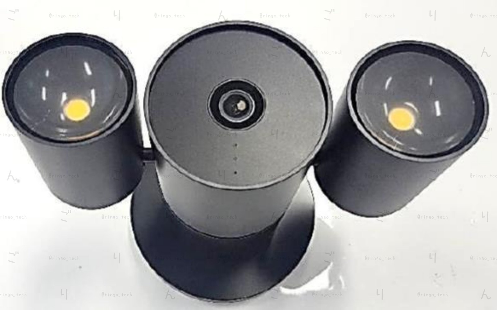 La LG Floodlight Cam, caméra-projecteur qui serait codéveloppée avec Apple, sur une photo de prototype diffusée le 7 octobre 2026 (image non authentifiée par LG ni par Apple). Photo : @ringo_tech / X