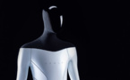 Elon Musk présente "Le Tesla Bot" : un projet de robot humanoïde métallique
