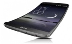 LG lance son smartphone à écran incurvé : le G Flex