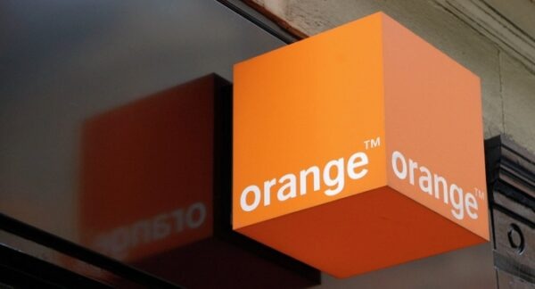 Orange France déploie deux services d’intelligence artificielle pour transformer la relation client